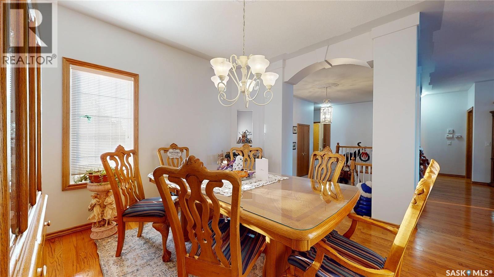 11330 Wascana Meadows, Regina, SK - Indoor Photo Showing Dining Room