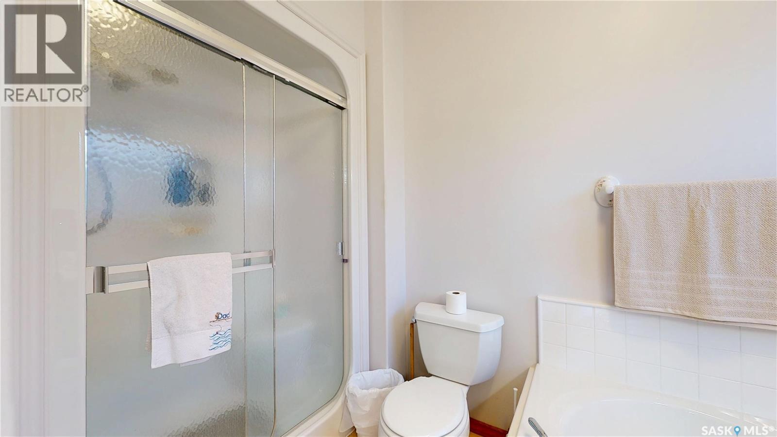 11330 Wascana Meadows, Regina, SK - Indoor Photo Showing Bathroom