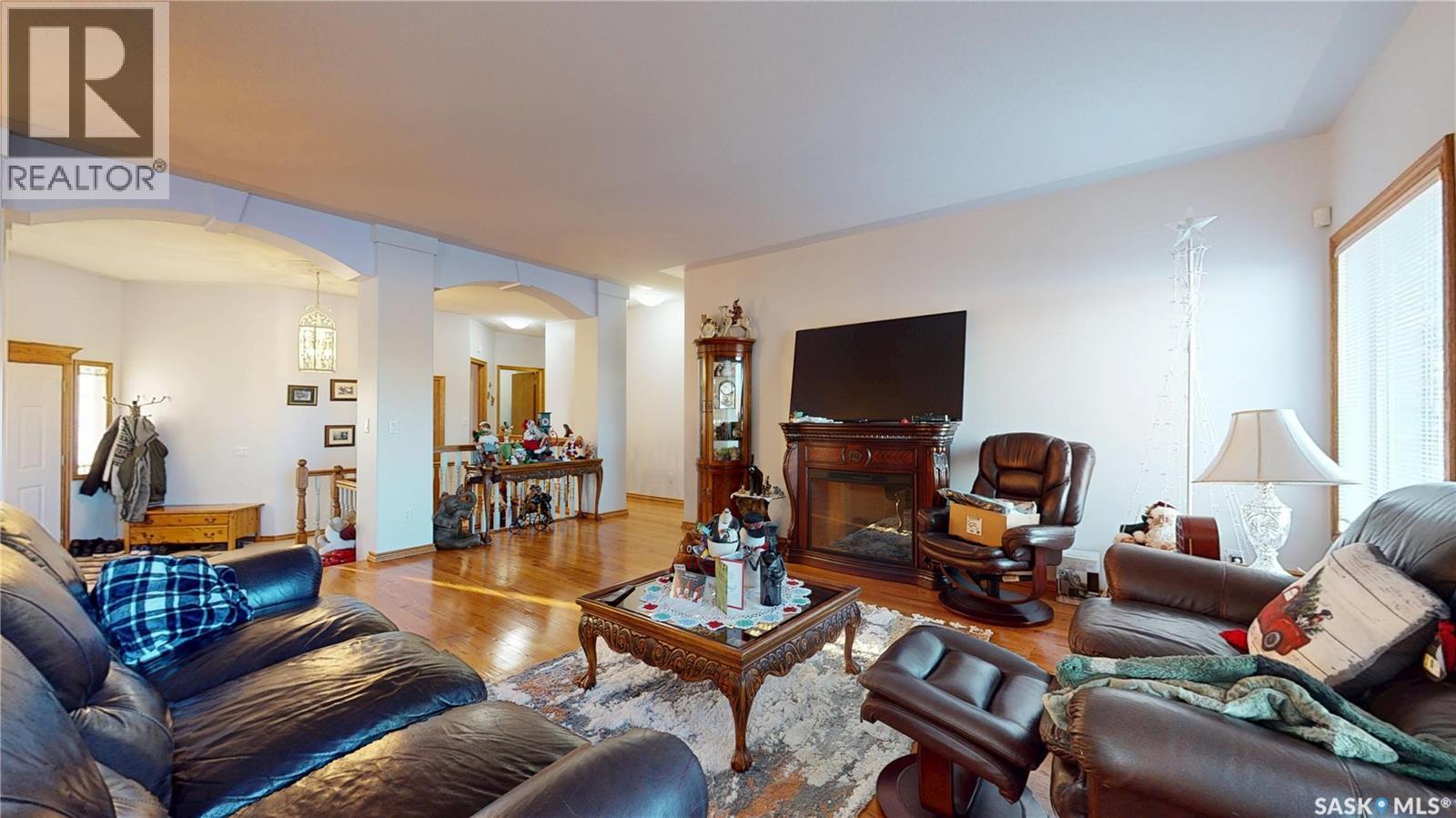 11330 Wascana Meadows, Regina, SK - Indoor Photo Showing Living Room