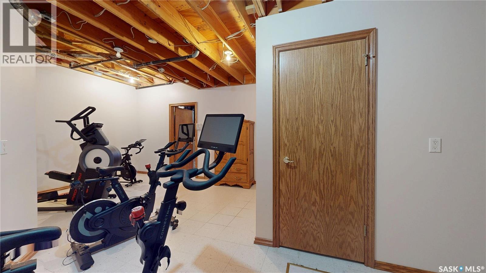 11330 Wascana Meadows, Regina, SK - Indoor