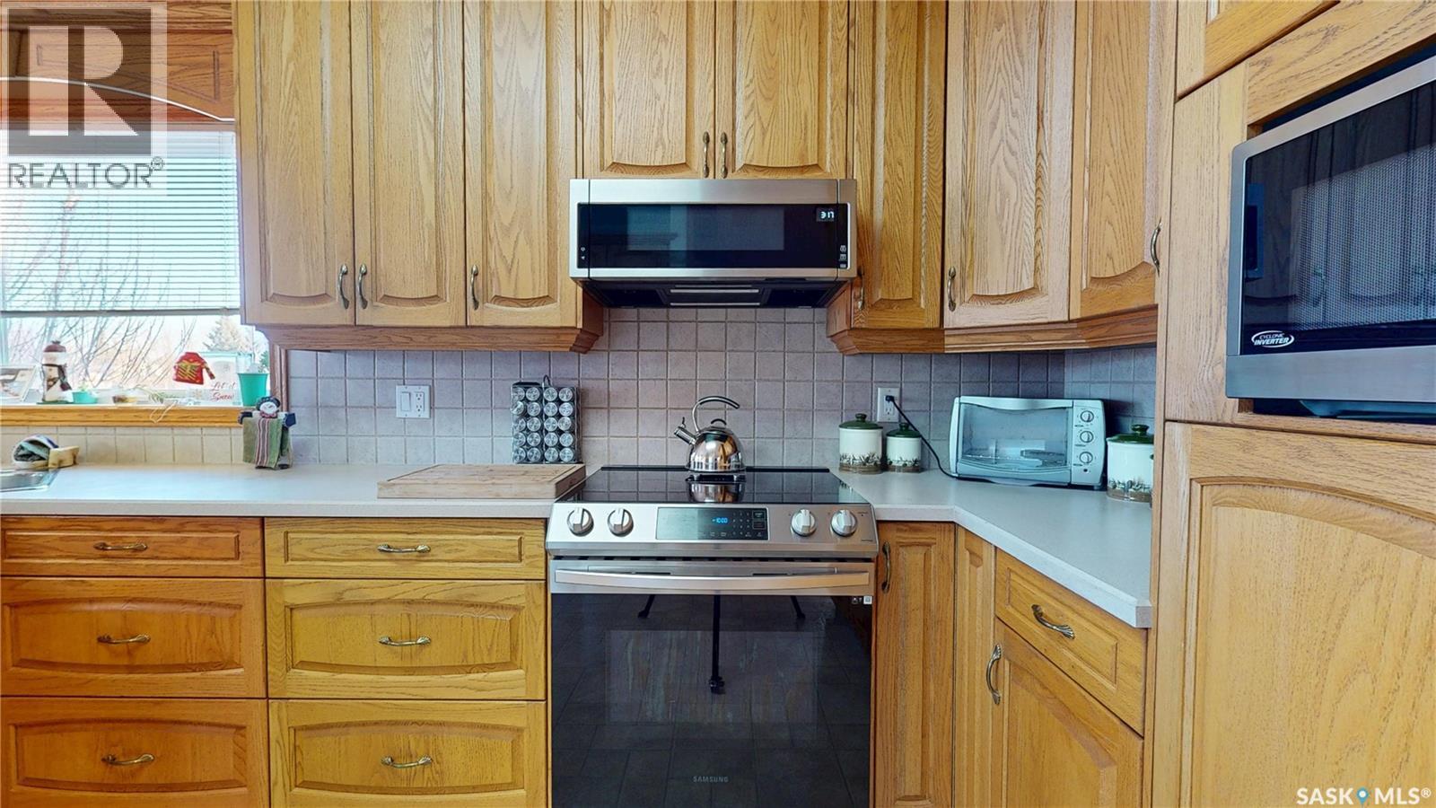 11330 Wascana Meadows, Regina, SK - Indoor Photo Showing Kitchen
