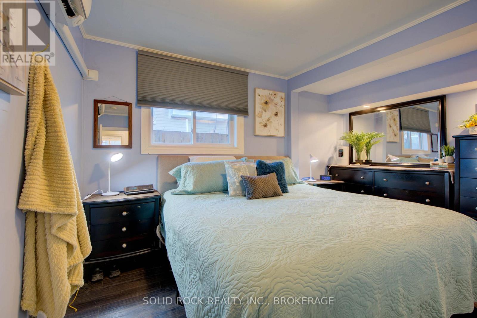 20 Maccauley Street, Kingston (Rideau), ON - Indoor Photo Showing Bedroom