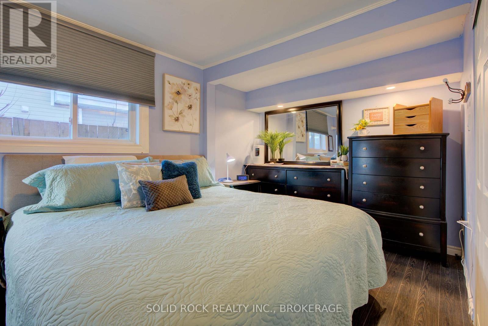 20 Maccauley Street, Kingston (Rideau), ON - Indoor Photo Showing Bedroom