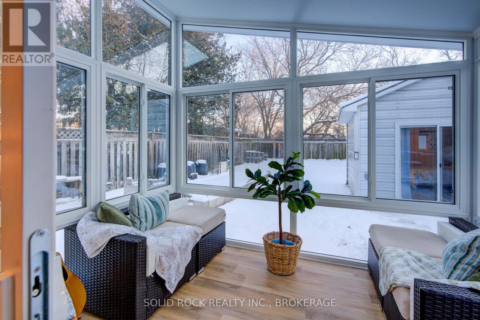 20 Maccauley Street, Kingston (Rideau), ON - Indoor