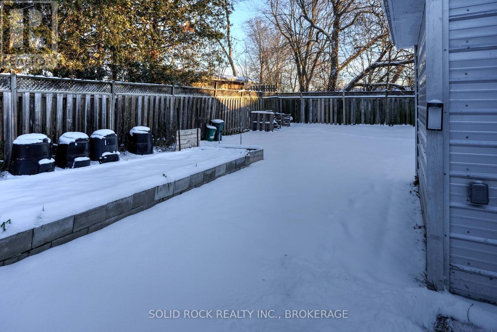 20 Maccauley Street, Kingston (Rideau), ON - Outdoor