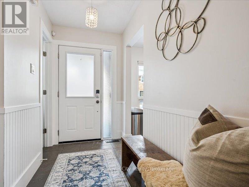 1400 sq ft on 2 floors plus 700 sq ft of basement - 41 - 121 Bagot Street, Guelph (Junction/Onward Willow), ON - Indoor Photo Showing Other Room