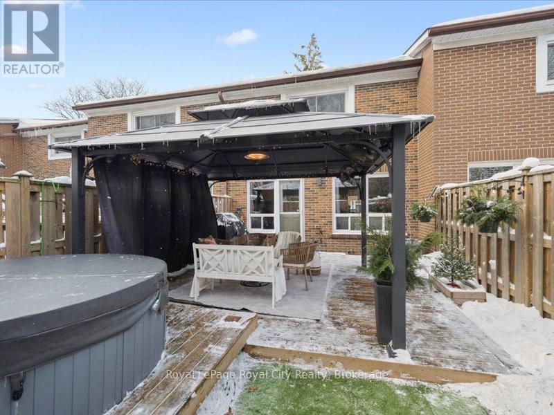 Many furniture configurations possible here - 41 - 121 Bagot Street, Guelph (Junction/Onward Willow), ON - Outdoor With Deck Patio Veranda