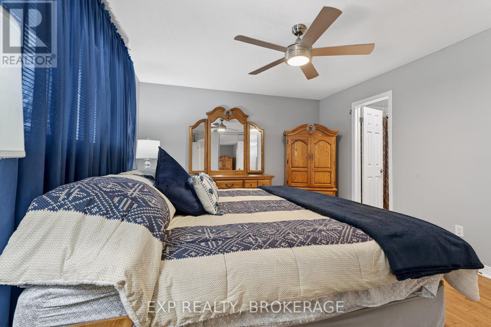 1048 Bauder Crescent, Kingston (North Of Taylor-Kidd Blvd), ON - Indoor Photo Showing Bedroom
