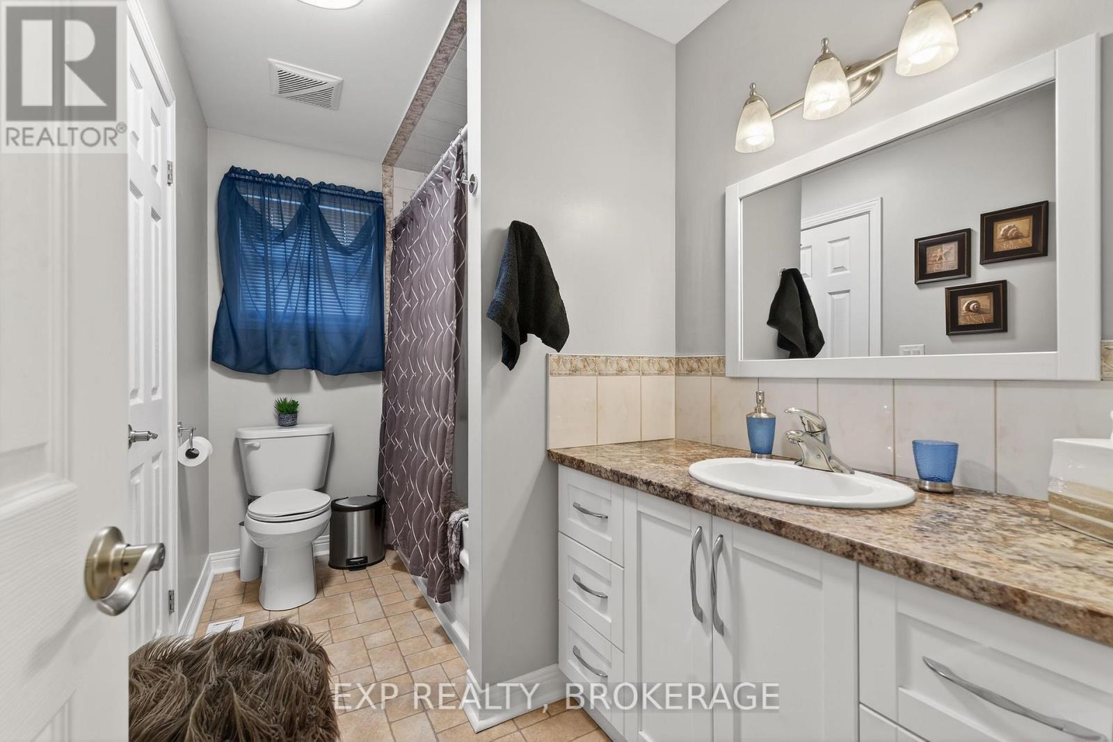 1048 Bauder Crescent, Kingston (North Of Taylor-Kidd Blvd), ON - Indoor Photo Showing Bathroom