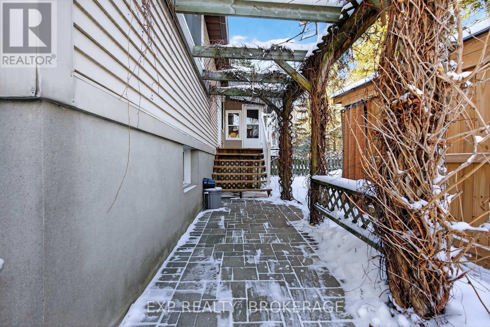 1048 Bauder Crescent, Kingston (North Of Taylor-Kidd Blvd), ON - Outdoor