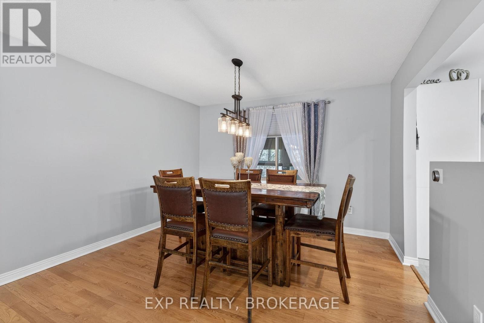 1048 Bauder Crescent, Kingston (North Of Taylor-Kidd Blvd), ON - Indoor Photo Showing Dining Room