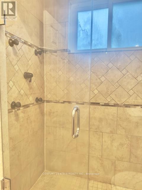 695 Annland Street, Pickering, ON - Indoor Photo Showing Bathroom