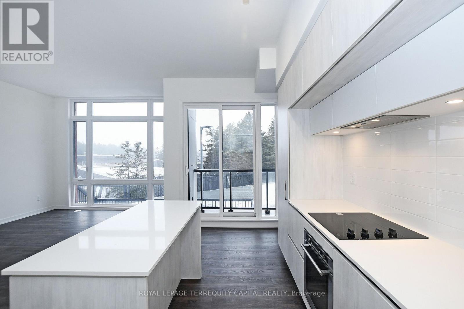 Th 309 - 6 Steckley House Lane, Richmond Hill, ON - Indoor Photo Showing Kitchen With Upgraded Kitchen