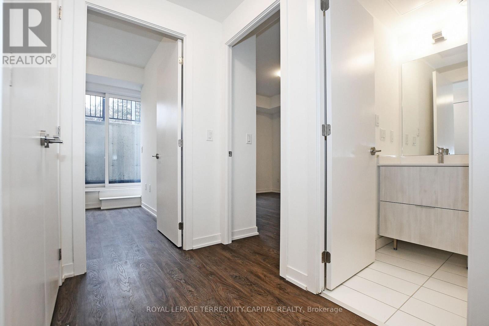 Th 309 - 6 Steckley House Lane, Richmond Hill, ON - Indoor Photo Showing Other Room