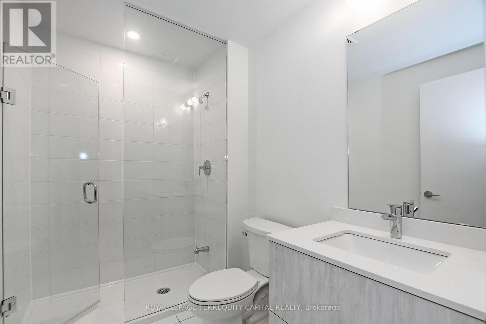 Th 309 - 6 Steckley House Lane, Richmond Hill, ON - Indoor Photo Showing Bathroom