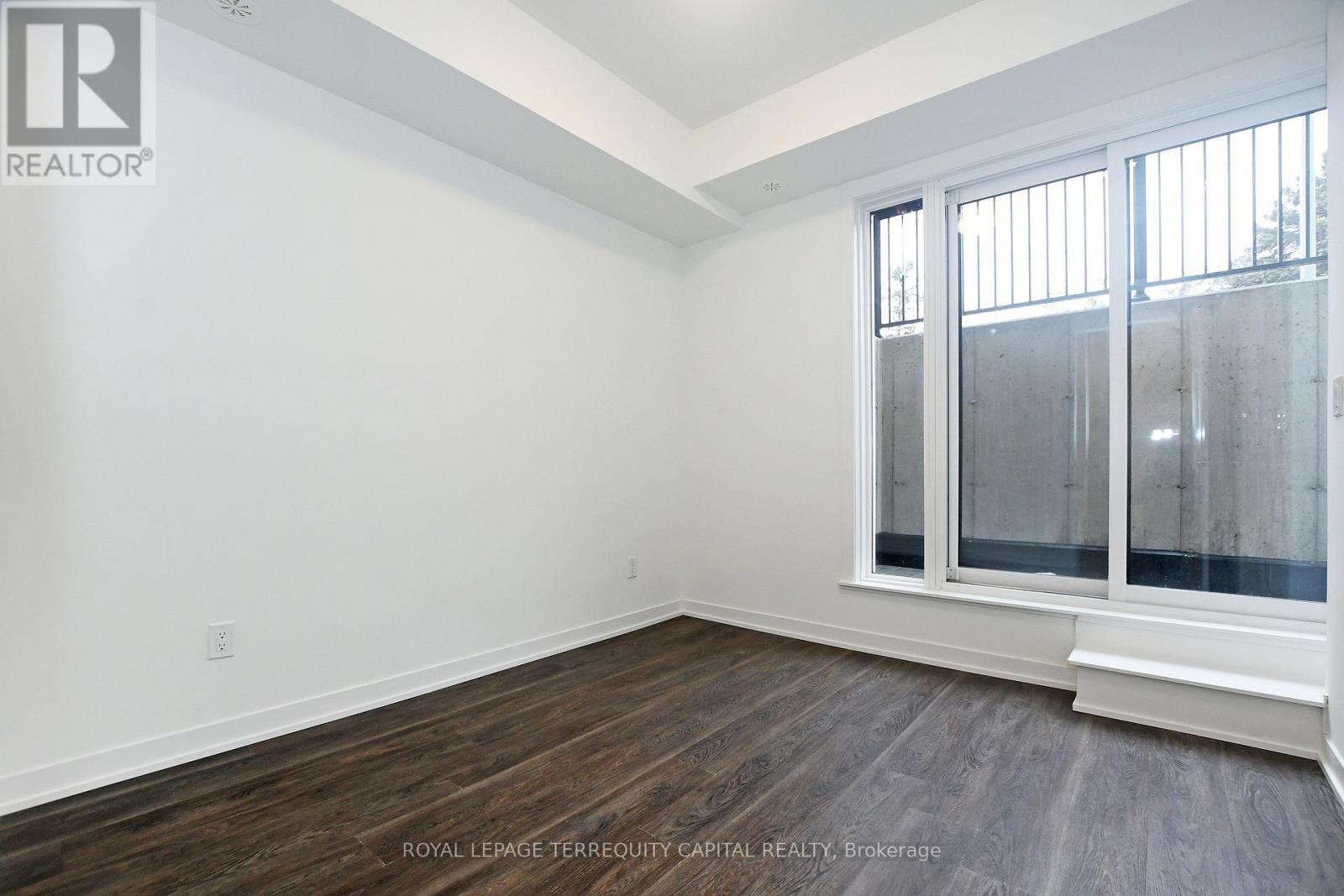 Th 309 - 6 Steckley House Lane, Richmond Hill, ON - Indoor Photo Showing Other Room