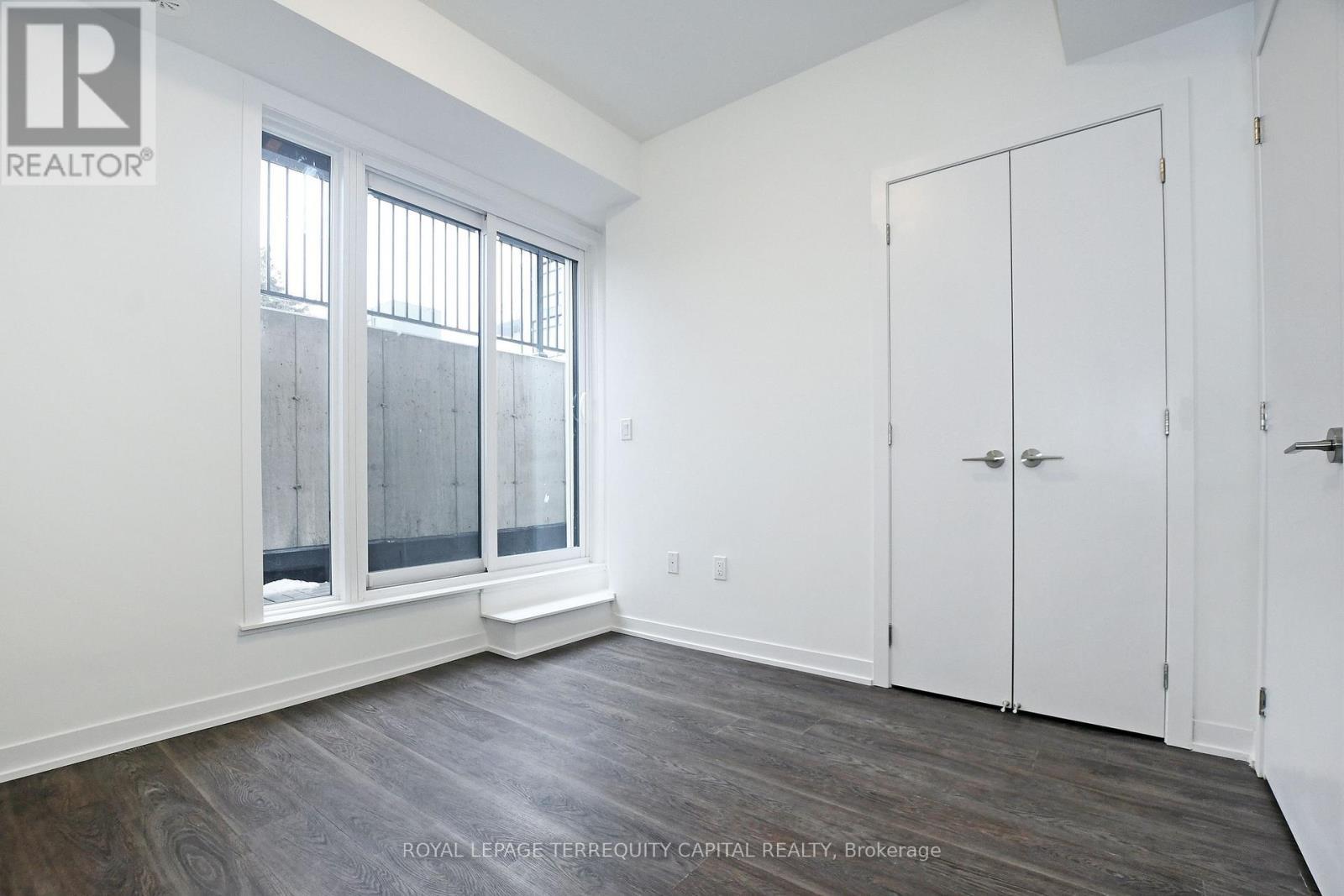 Th 309 - 6 Steckley House Lane, Richmond Hill, ON - Indoor Photo Showing Other Room