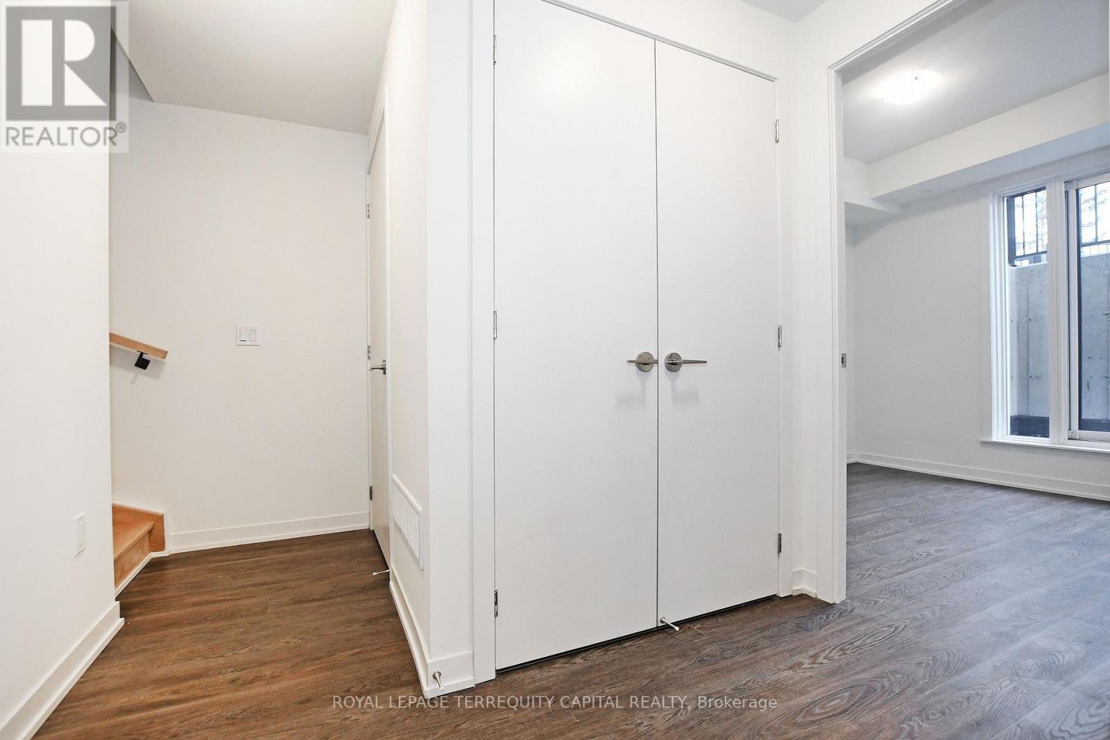 Th 309 - 6 Steckley House Lane, Richmond Hill, ON - Indoor Photo Showing Other Room