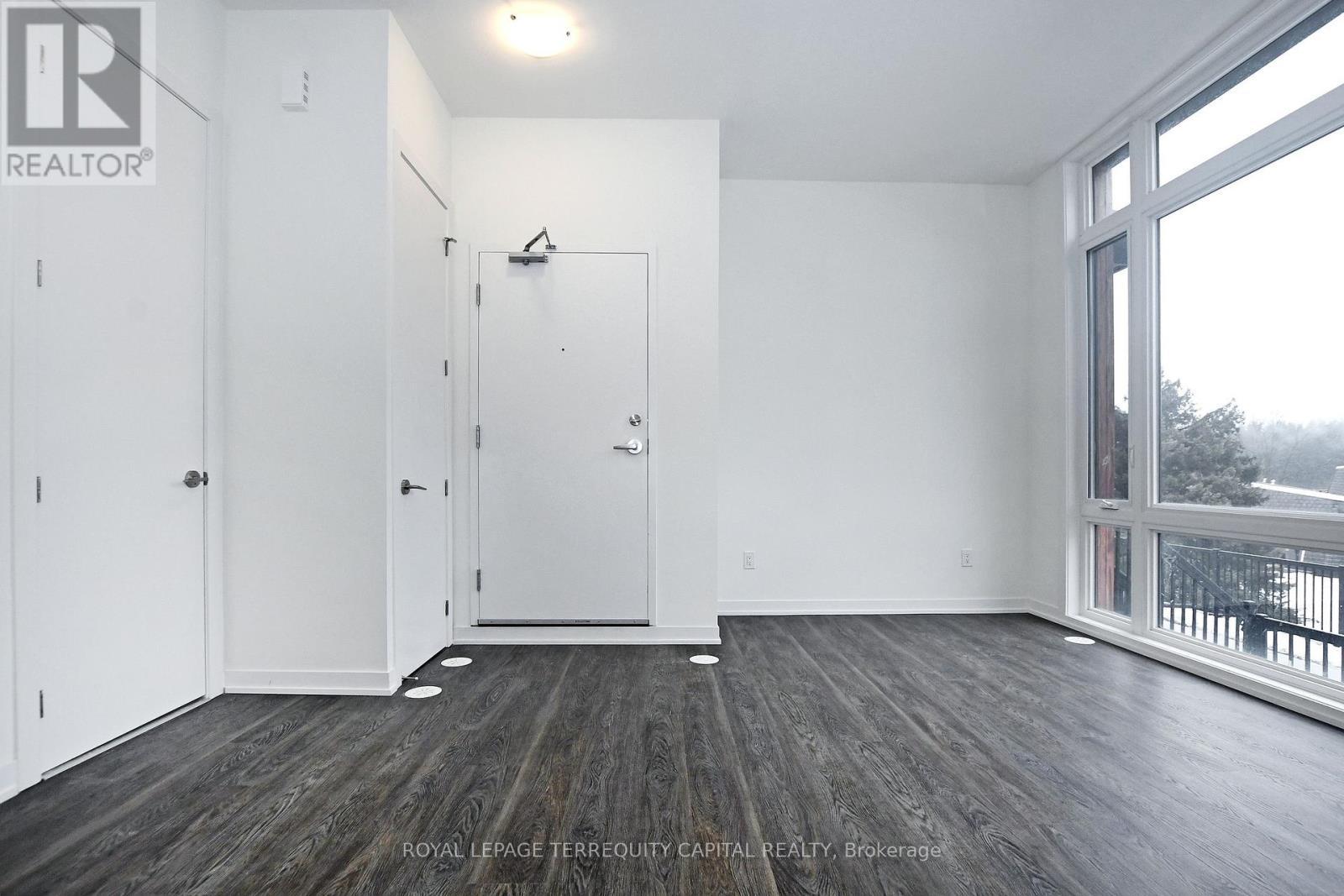 Th 309 - 6 Steckley House Lane, Richmond Hill, ON - Indoor Photo Showing Other Room