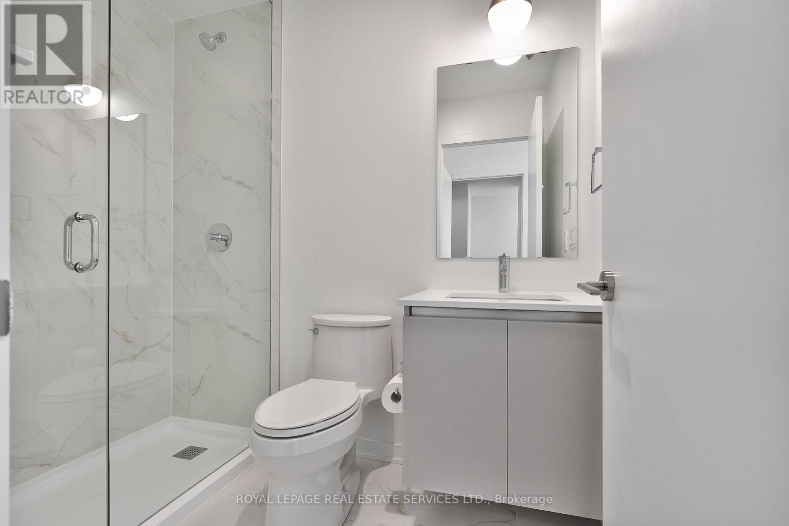 Lph 17 - 405 Dundas Street W, Oakville, ON - Indoor Photo Showing Bathroom