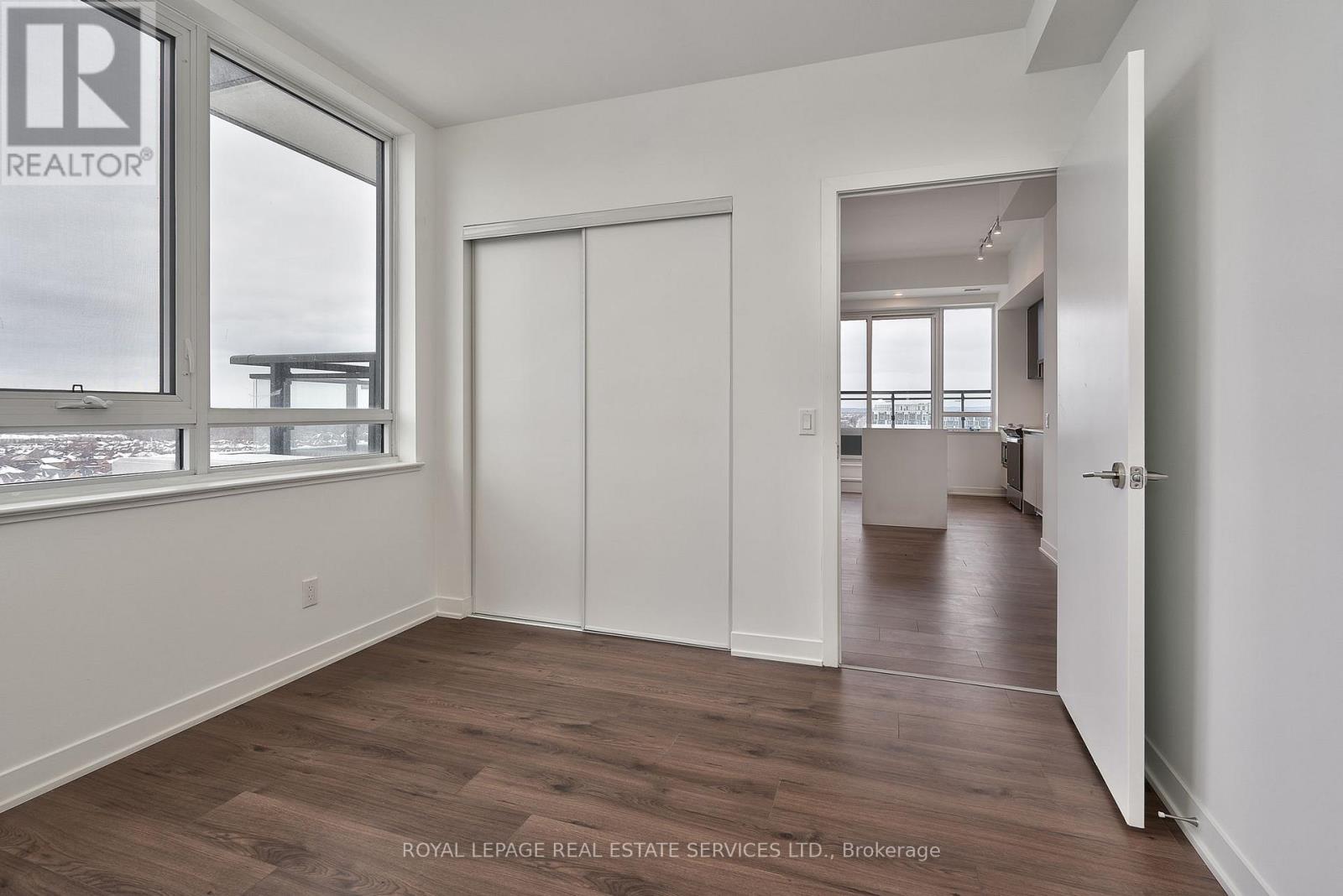 Lph 17 - 405 Dundas Street W, Oakville, ON - Indoor Photo Showing Other Room