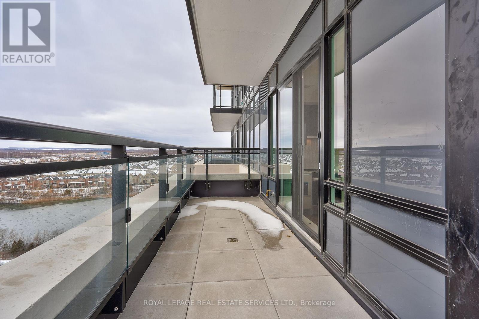 Lph 17 - 405 Dundas Street W, Oakville, ON - Outdoor With View With Exterior