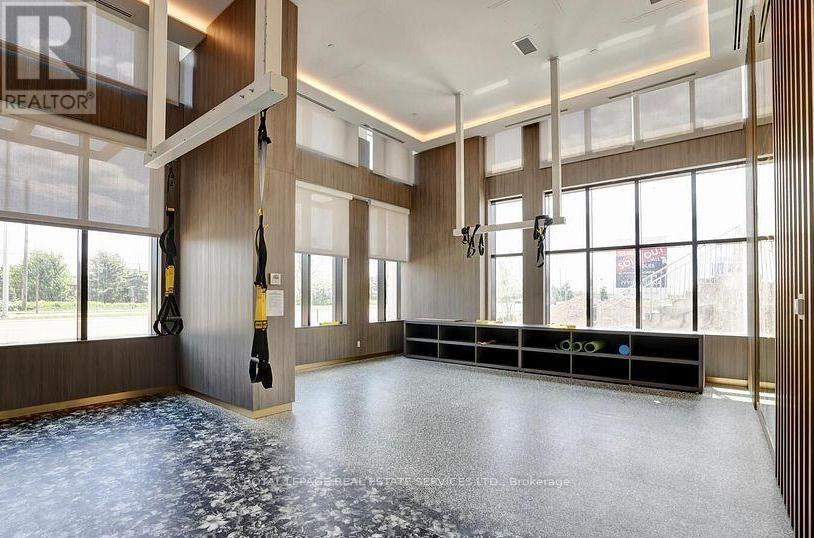 Lph 17 - 405 Dundas Street W, Oakville, ON - Indoor Photo Showing Other Room