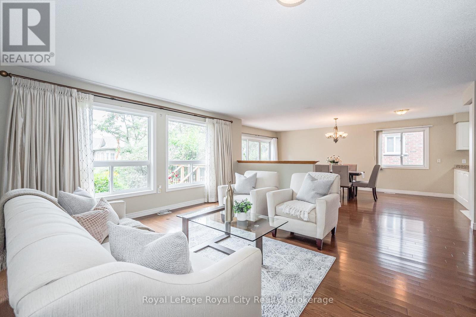 24 Beechlawn Boulevard, Guelph (Village By The Arboretum), ON - Indoor Photo Showing Living Room