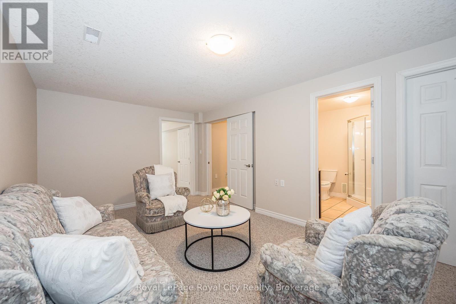 24 Beechlawn Boulevard, Guelph (Village By The Arboretum), ON - Indoor Photo Showing Living Room