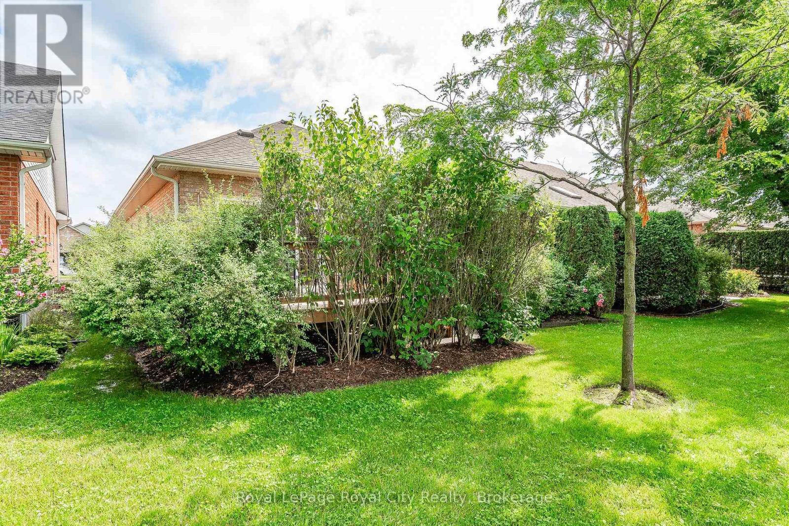 24 Beechlawn Boulevard, Guelph (Village By The Arboretum), ON - Outdoor