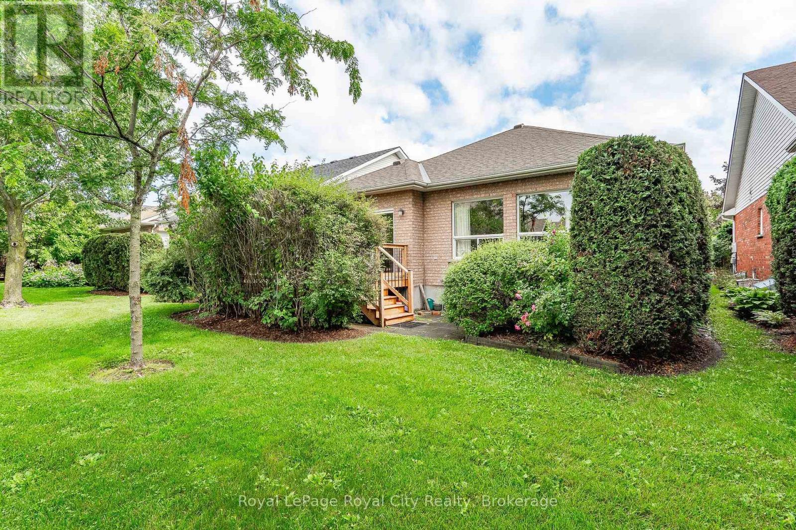 24 Beechlawn Boulevard, Guelph (Village By The Arboretum), ON - Outdoor