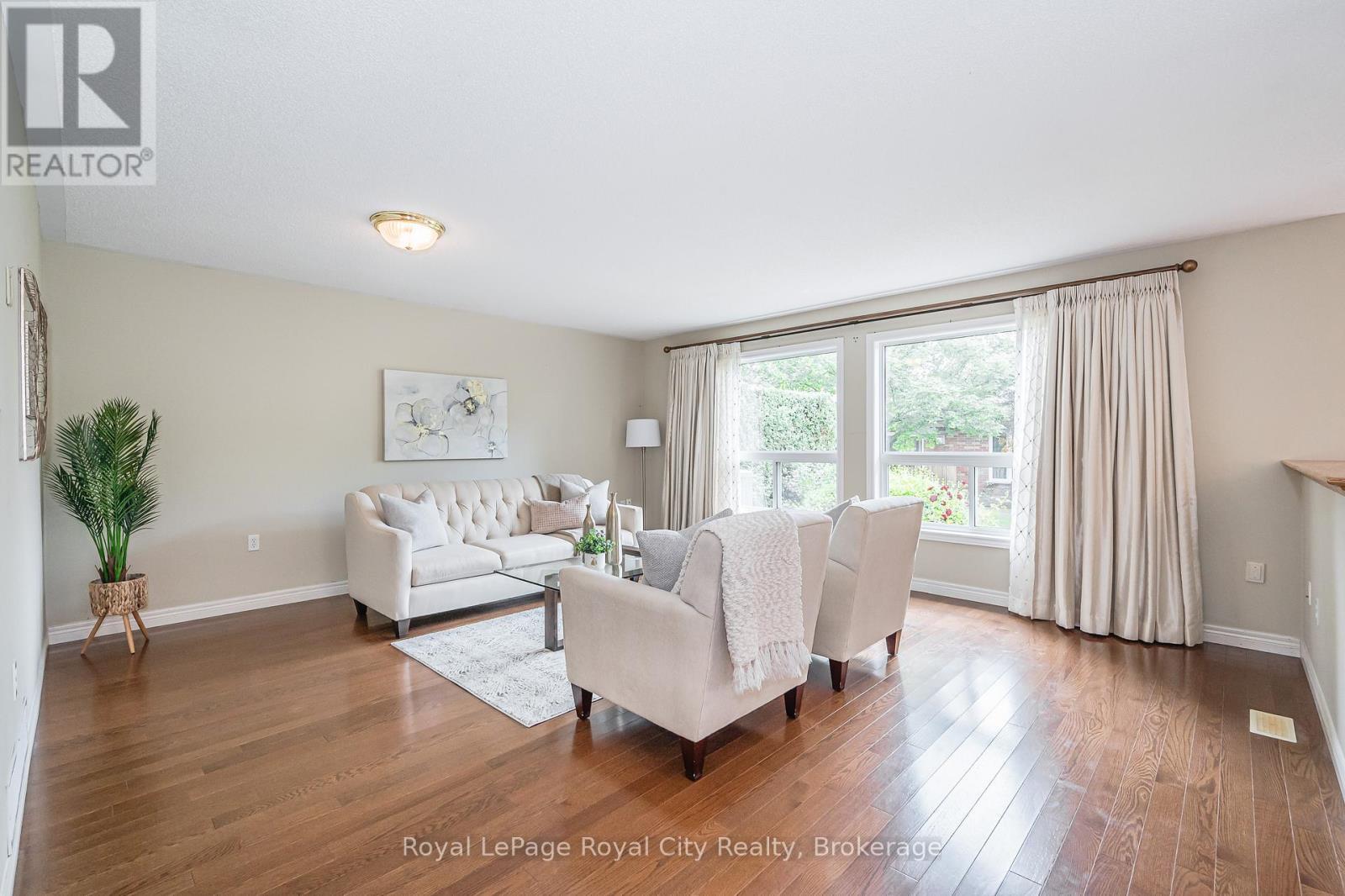 24 Beechlawn Boulevard, Guelph (Village By The Arboretum), ON - Indoor Photo Showing Living Room