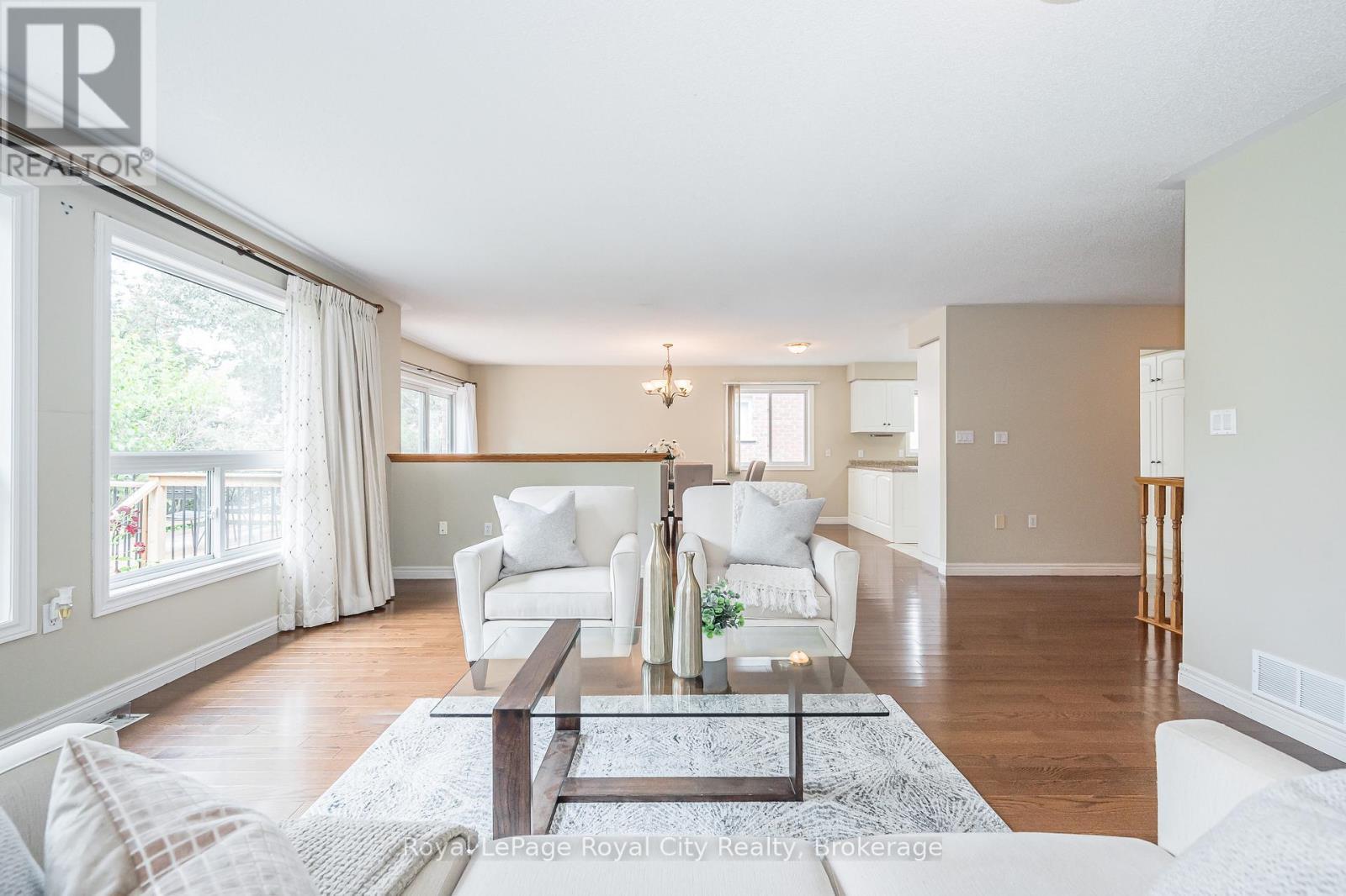 24 Beechlawn Boulevard, Guelph (Village By The Arboretum), ON - Indoor Photo Showing Living Room