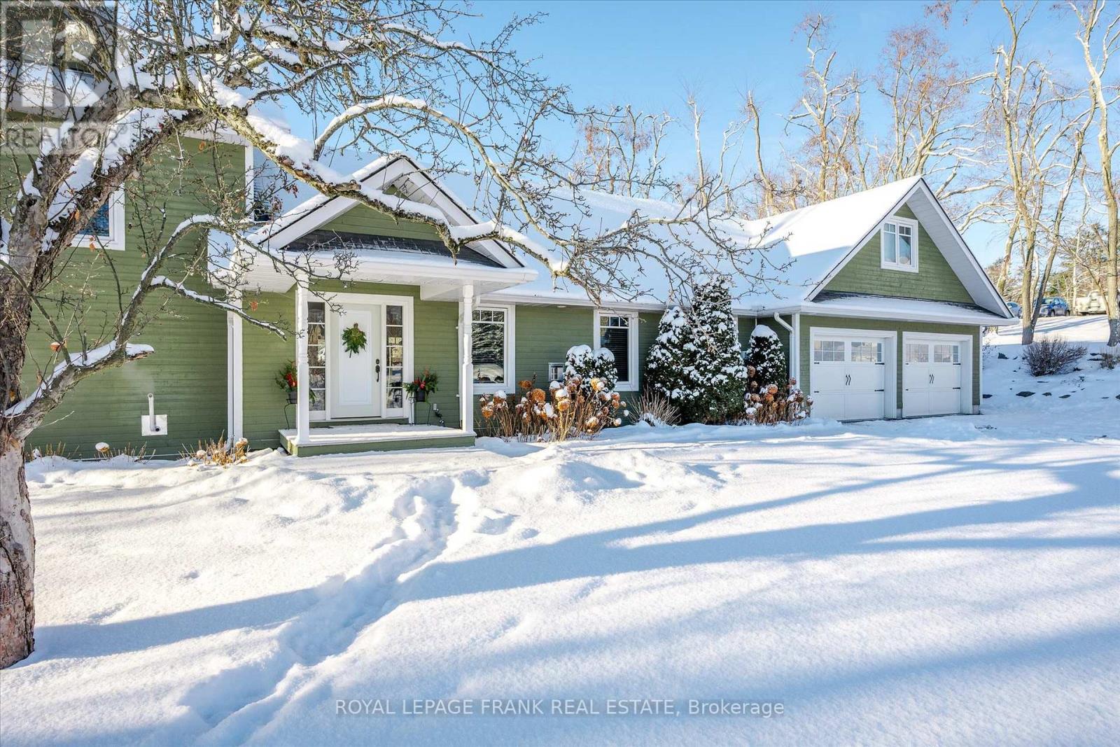 1898 Lakehurst Road, Trent Lakes, ON - Outdoor With Facade
