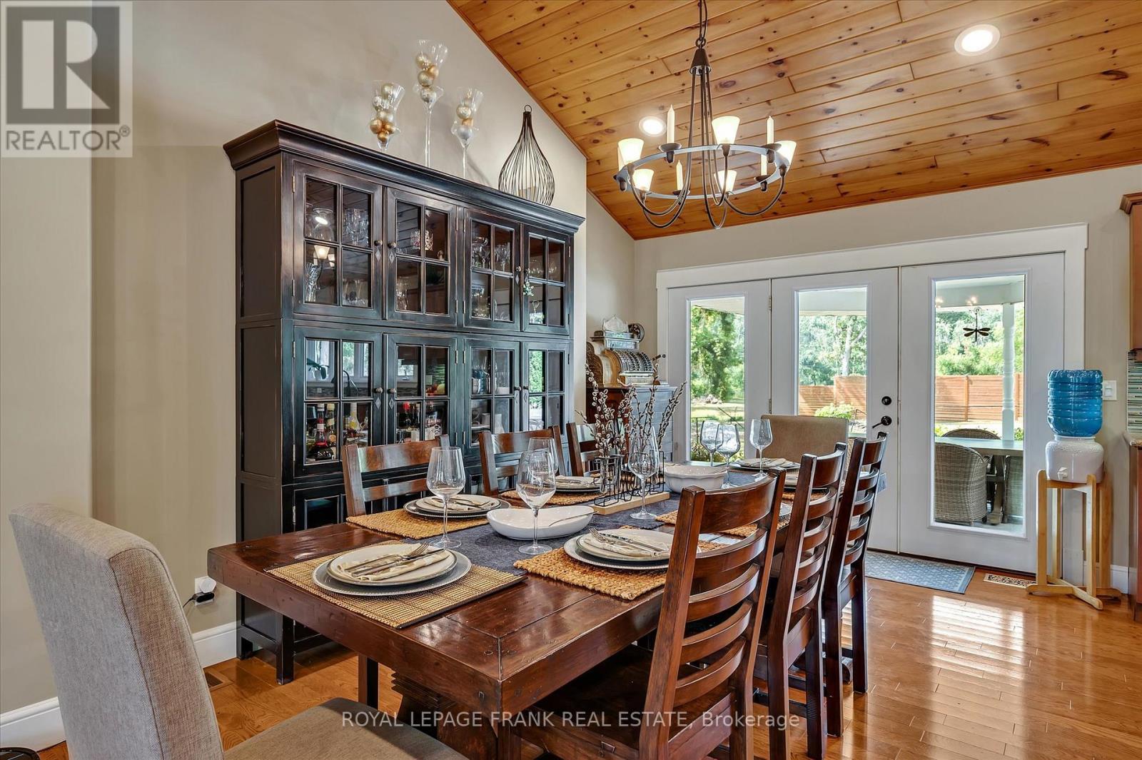 1898 Lakehurst Road, Trent Lakes, ON - Indoor Photo Showing Dining Room