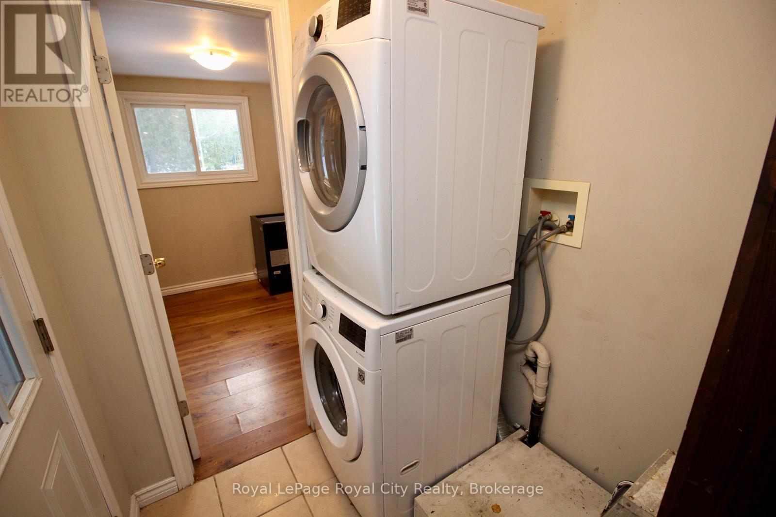 28 Harpur Drive, Northern Bruce Peninsula, ON - Indoor Photo Showing Laundry Room
