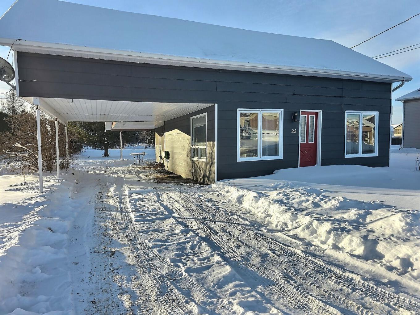 Façade - 23 Rue Principale S., Béarn, QC - Outdoor