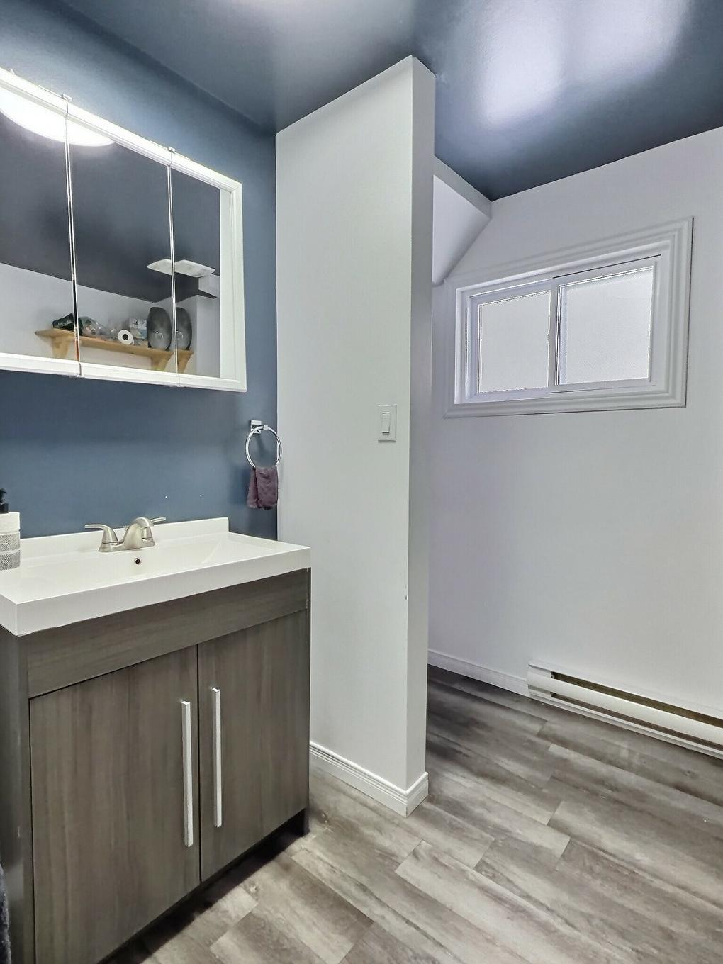 Salle de bains - 23 Rue Principale S., Béarn, QC - Indoor