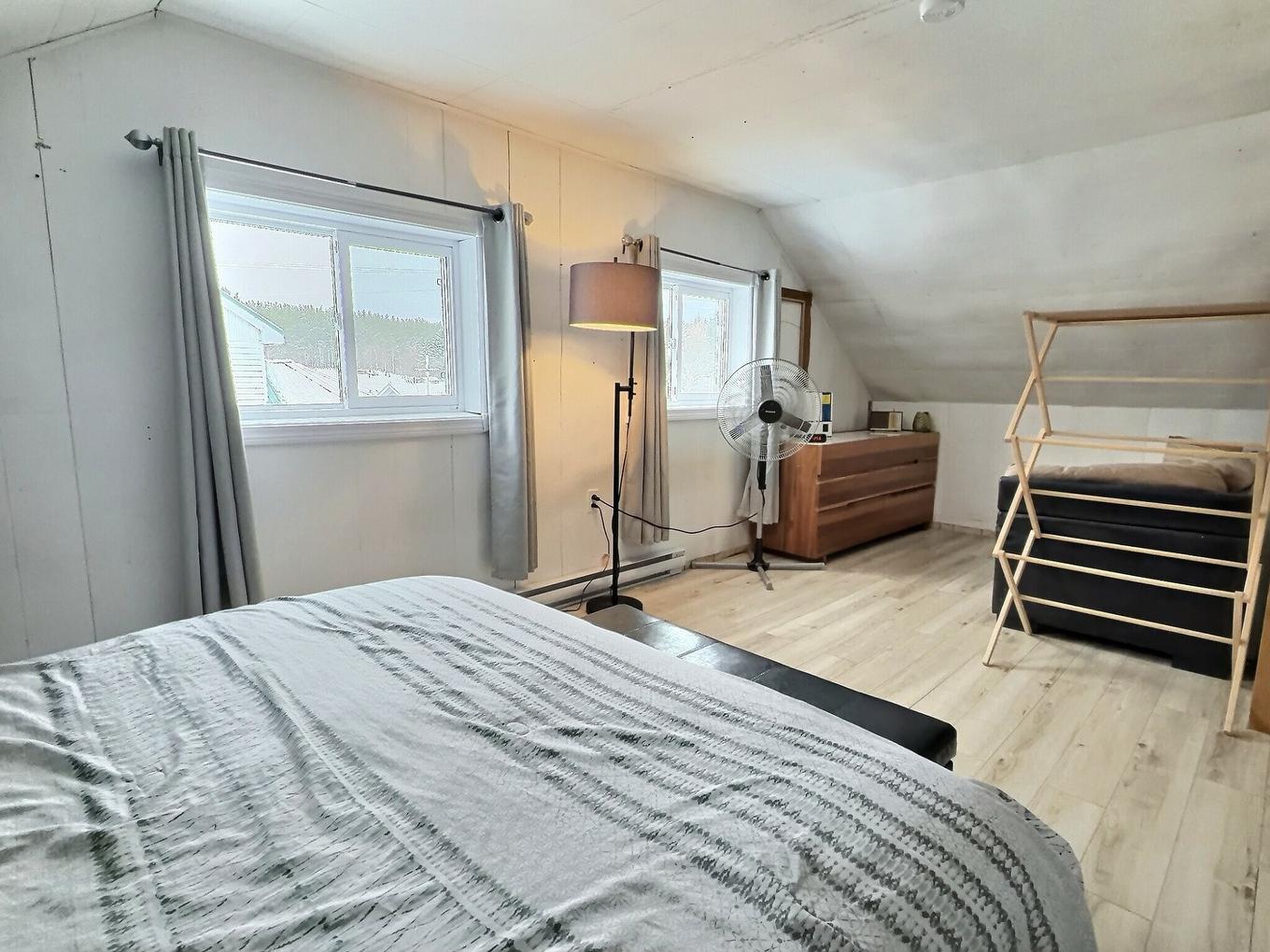 Chambre à coucher principale - 23 Rue Principale S., Béarn, QC - Indoor Photo Showing Bedroom