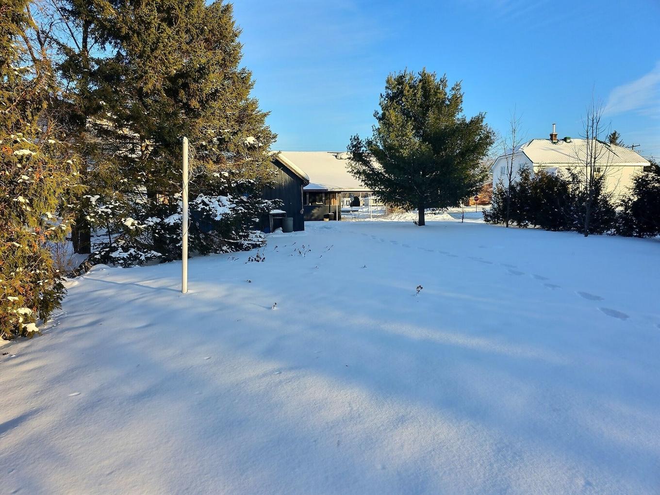 Cour - 23 Rue Principale S., Béarn, QC - Outdoor