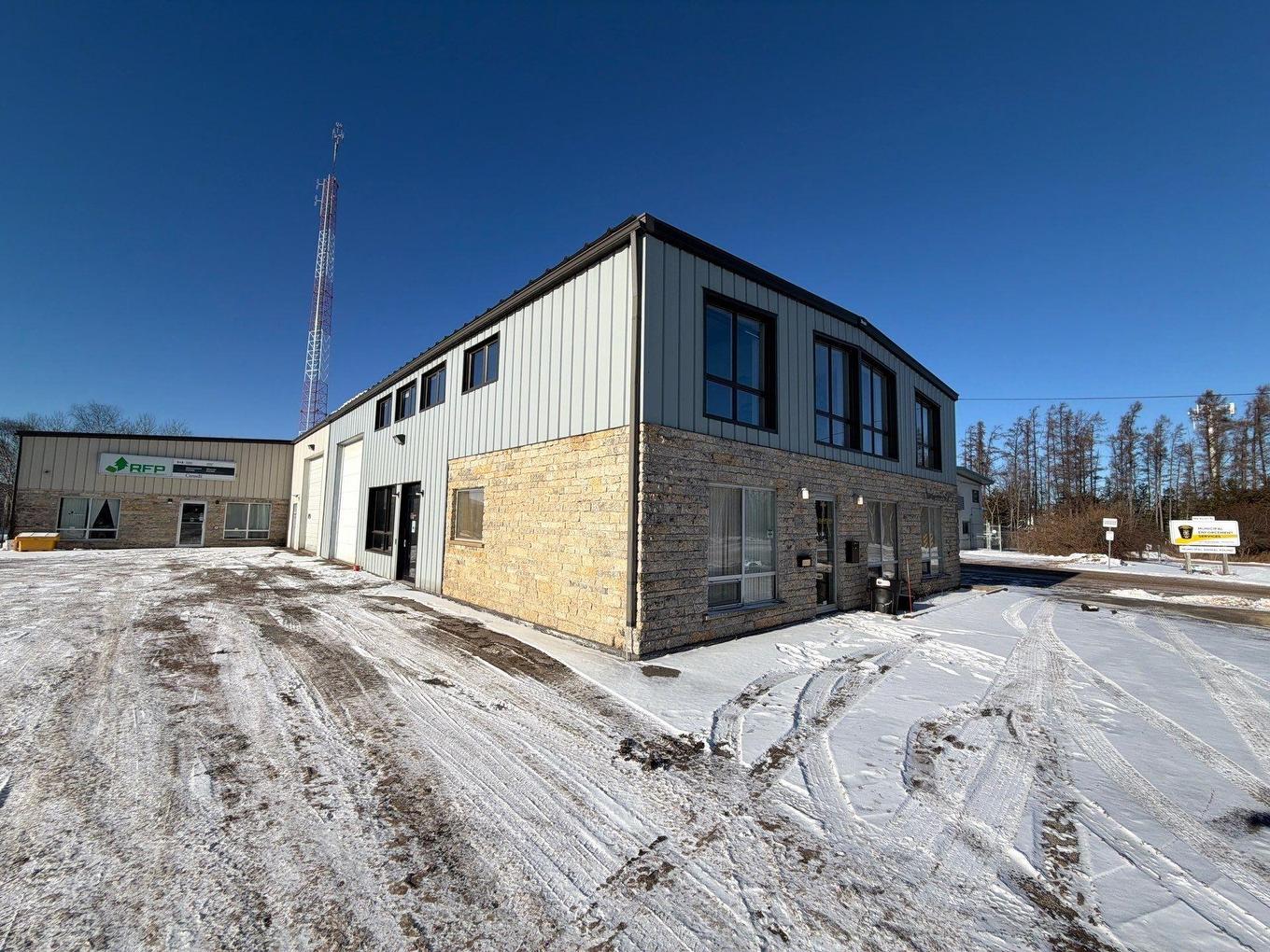 A 886 Alloy Place, Thunder Bay, ON