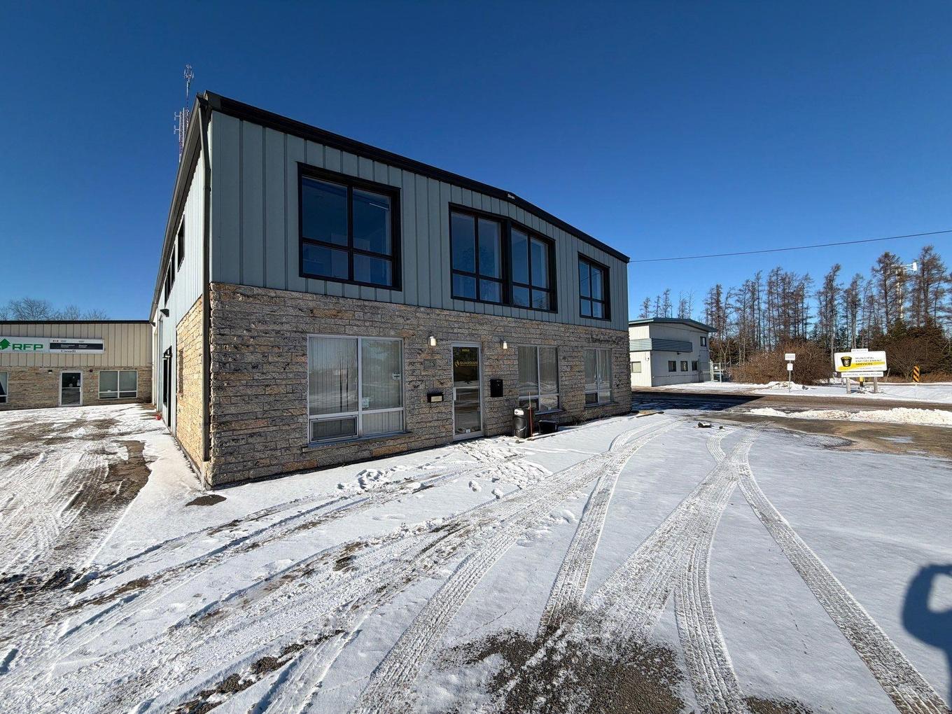 A 886 Alloy Place, Thunder Bay, ON