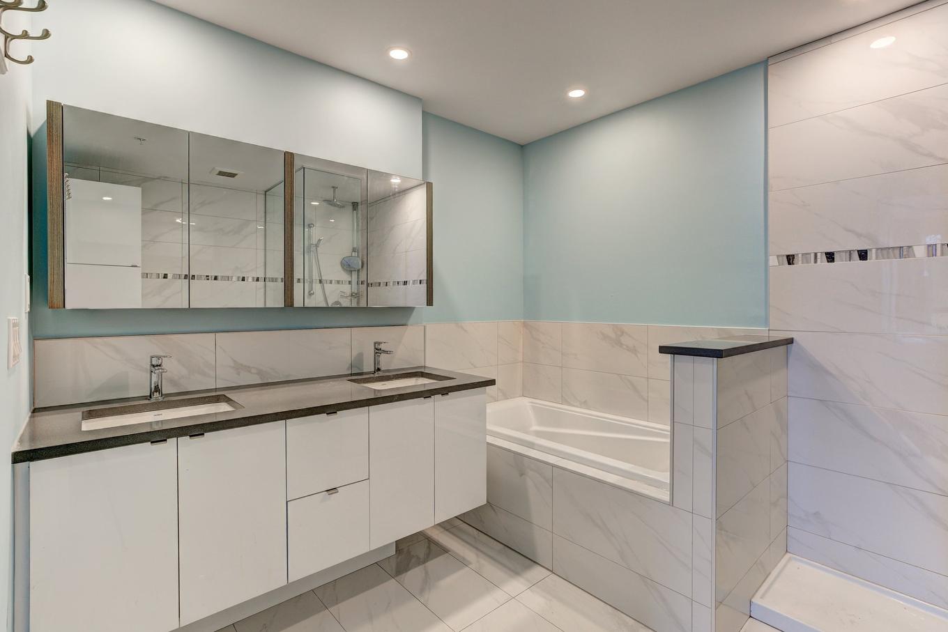 Ensuite bathroom - 811-5175 Av. De Courtrai, Montréal (Côte-Des-Neiges/Notre-Dame-De-Grâce), QC - Indoor Photo Showing Bathroom