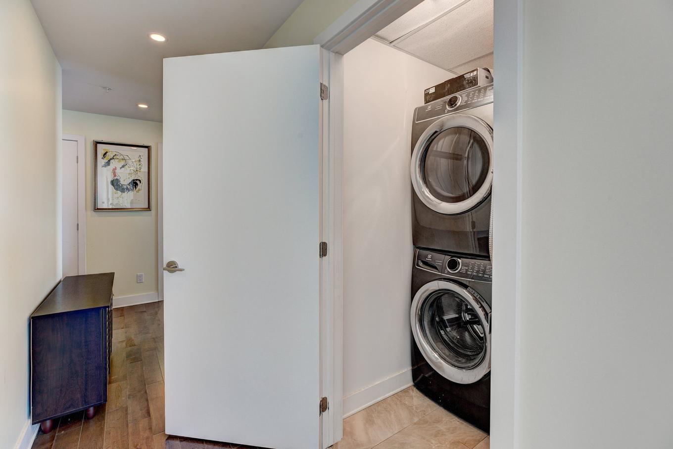 Laundry room - 811-5175 Av. De Courtrai, Montréal (Côte-Des-Neiges/Notre-Dame-De-Grâce), QC - Indoor Photo Showing Laundry Room