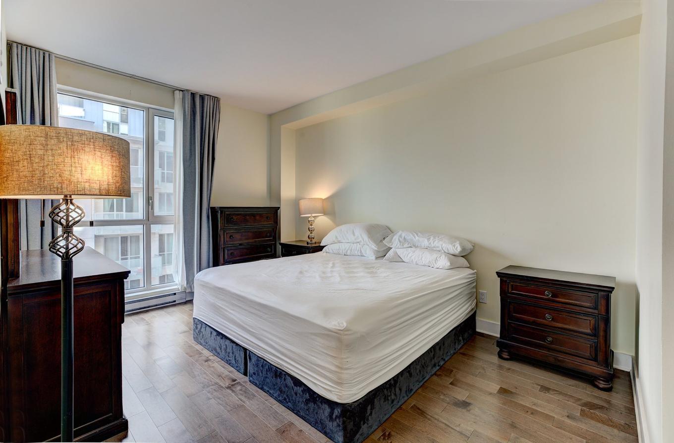 Primary bedroom - 811-5175 Av. De Courtrai, Montréal (Côte-Des-Neiges/Notre-Dame-De-Grâce), QC - Indoor Photo Showing Bedroom