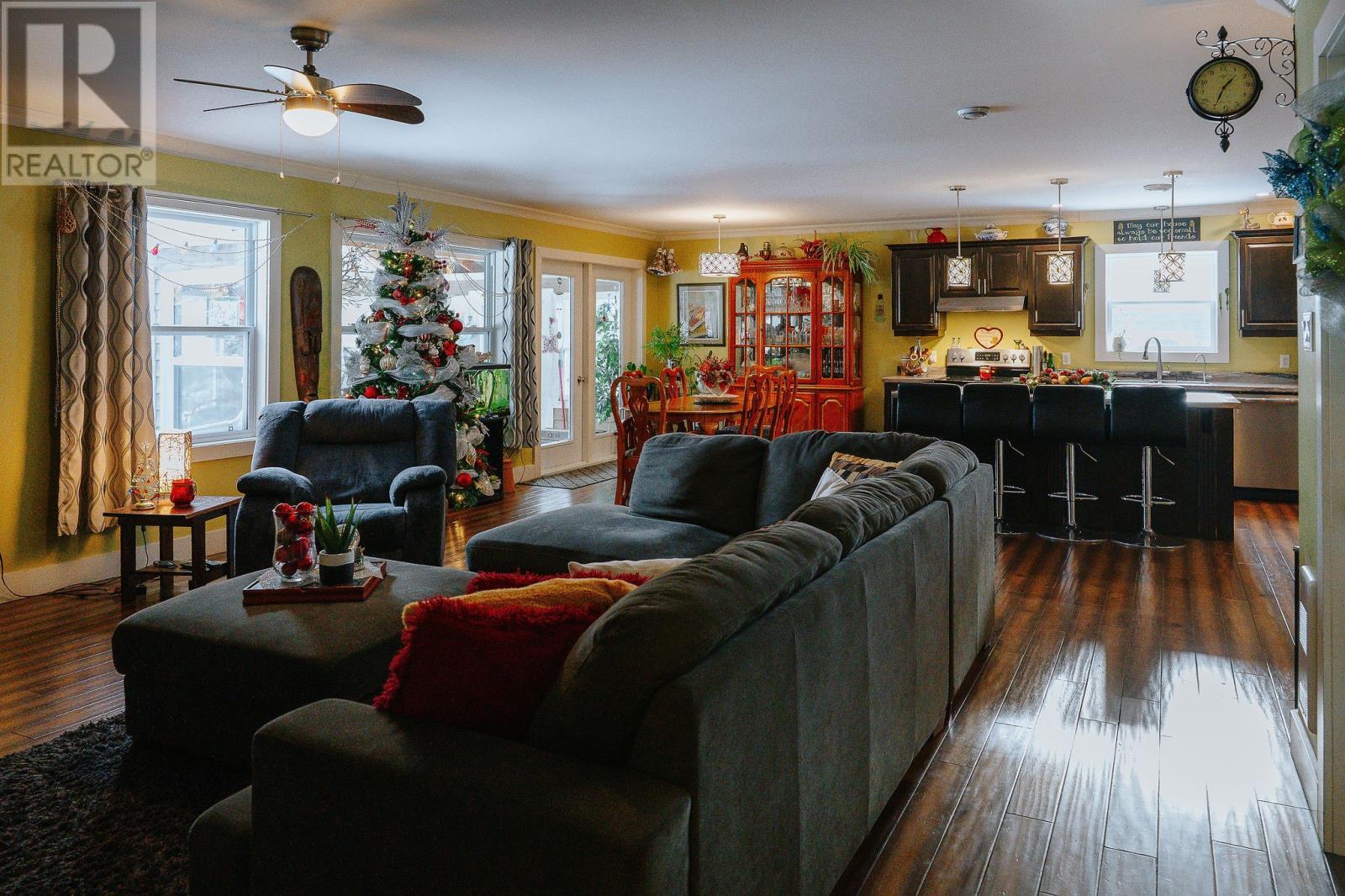 272 Main Street, Victoria Cove, NL - Indoor Photo Showing Living Room