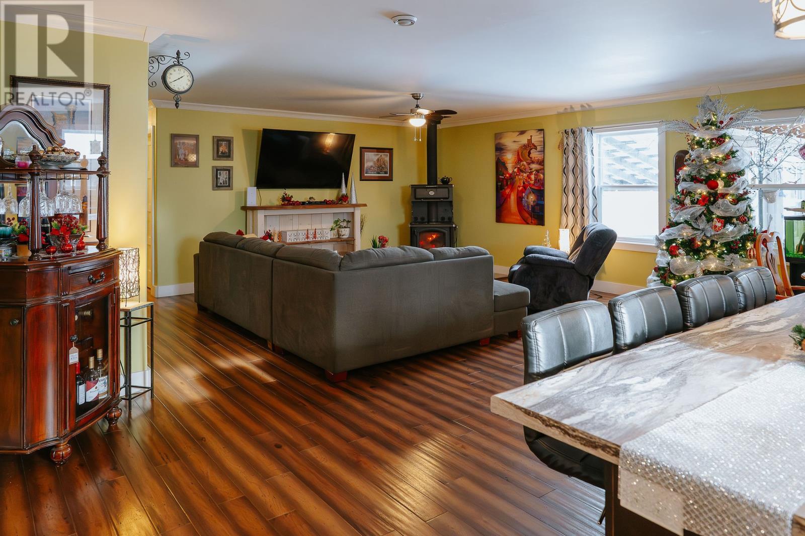 272 Main Street, Victoria Cove, NL - Indoor Photo Showing Living Room With Fireplace