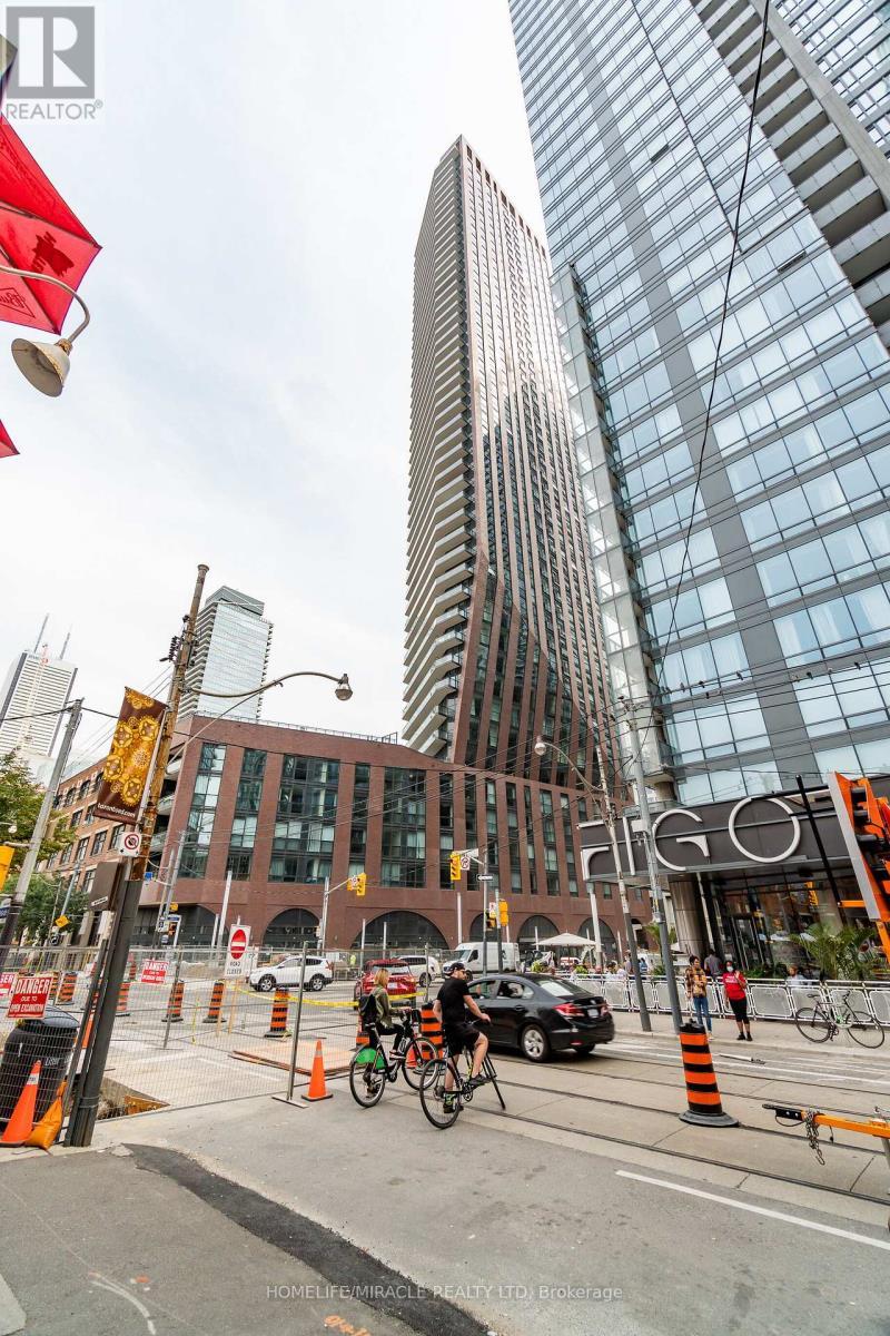 4102 - 99 John Street, Toronto, ON - Outdoor With Facade
