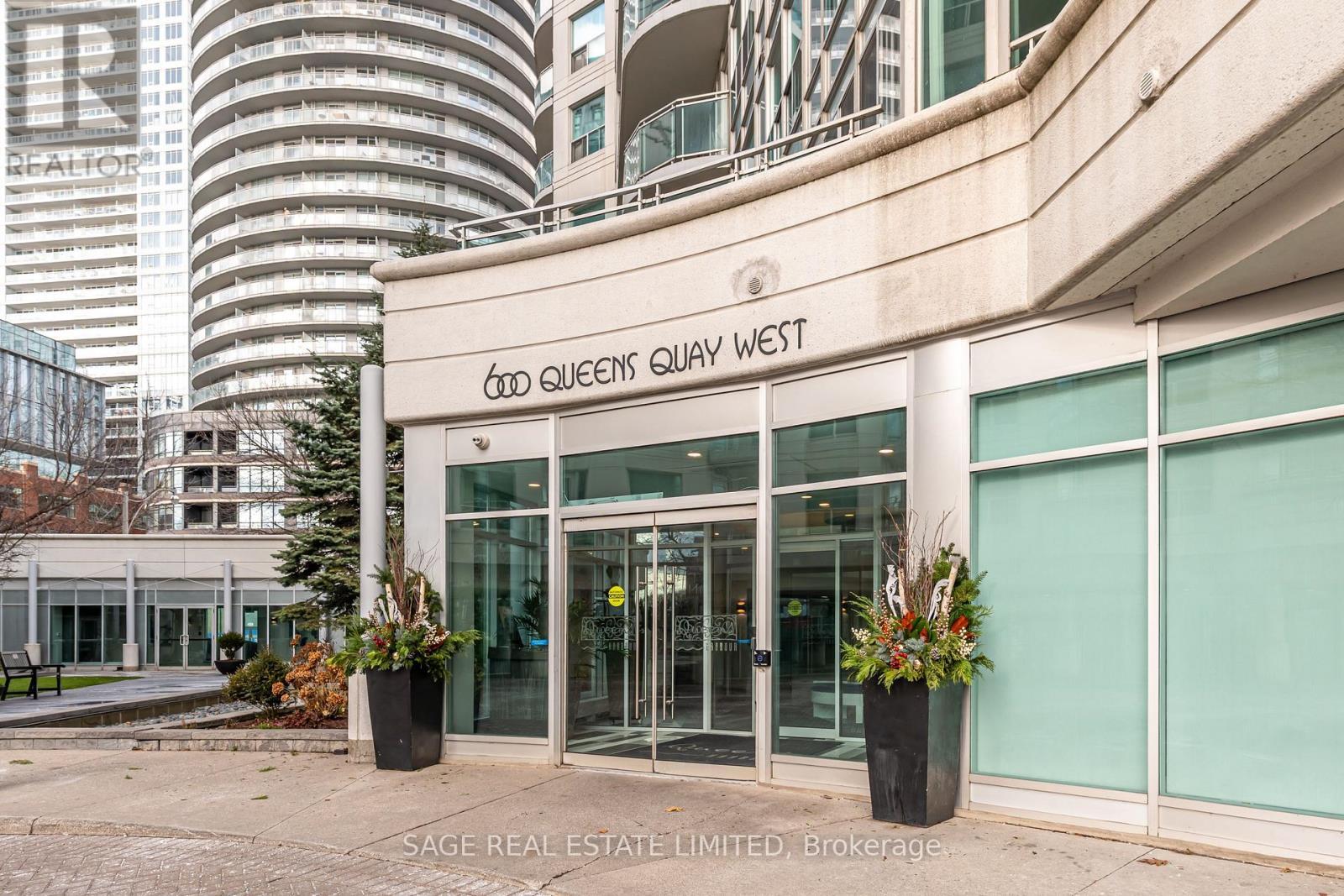 819 - 600 Queens Quay W, Toronto, ON - Outdoor
