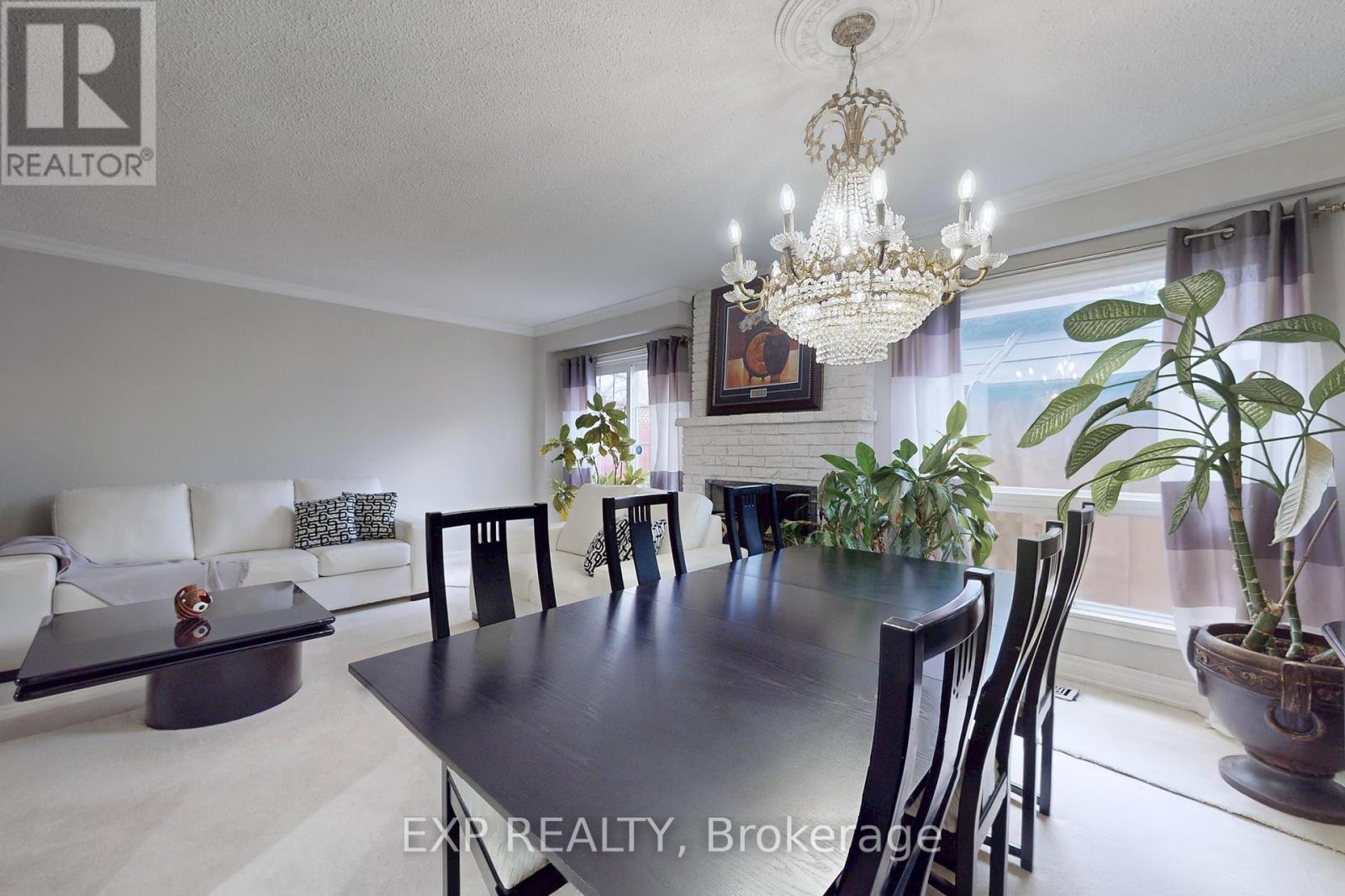 88 Valdor Drive, Toronto, ON - Indoor Photo Showing Dining Room